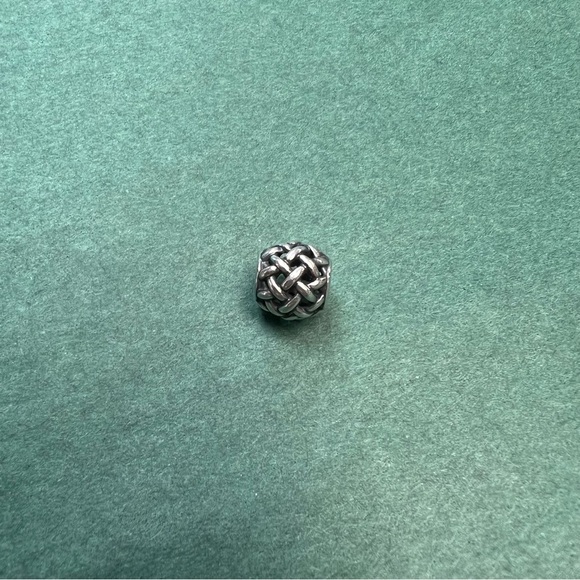 Pandora entwined forever charm - Picture 2 of 4